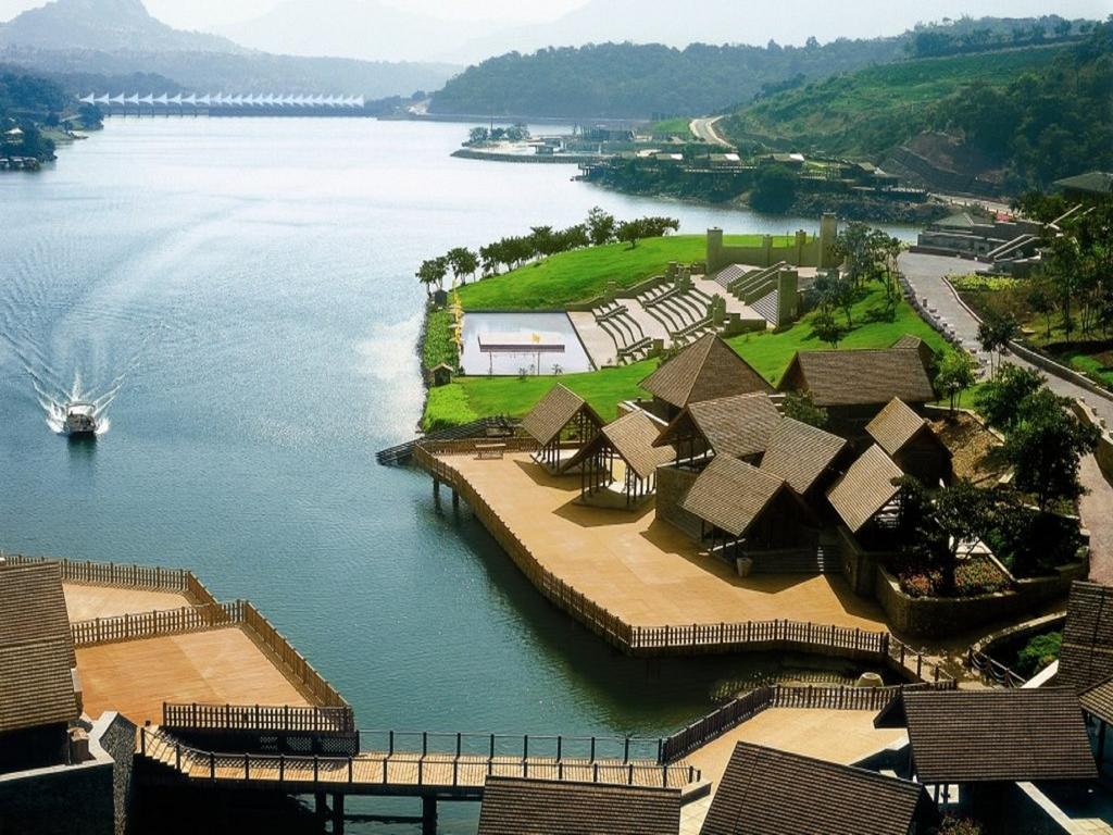 Aamby Valley City Lonavala Exterior foto View of the resort