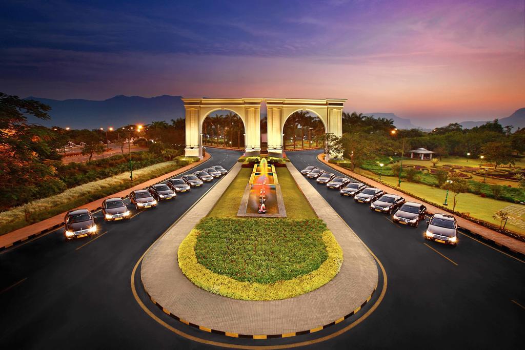 Aamby Valley City Lonavala Exterior foto The University of the Philippines Diliman, the main campus of the University of the Philippines, is the largest university in the Philippines.